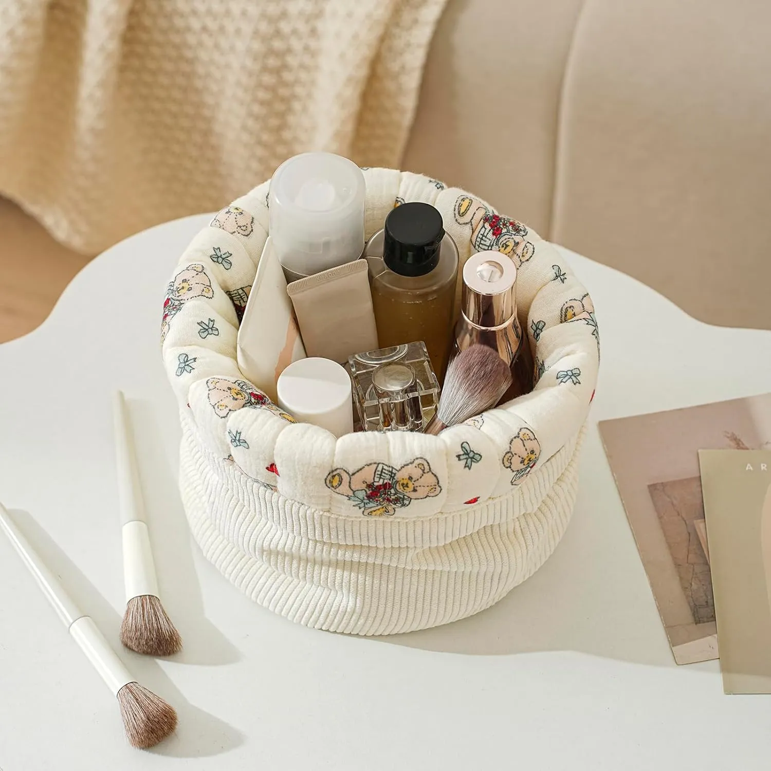 Aesthetic Corduroy Drawstring Makeup Bag with Quilted Lining, Coquette Quilted Cotton Cosmetic Bag, Portable Travel Organized Toiletry Bag for Women Girls（06White Heart Bear）