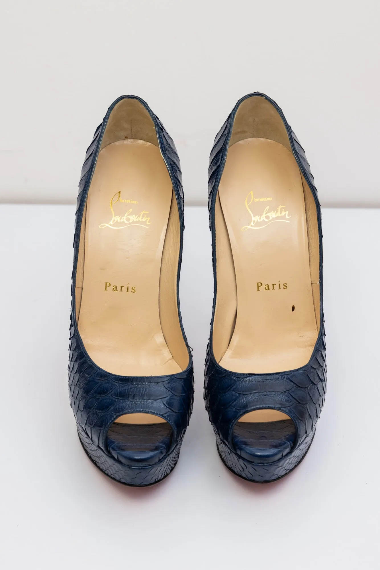 CHRISTIAN LOUBOUTIN Blue Crocodile Leather Pumps