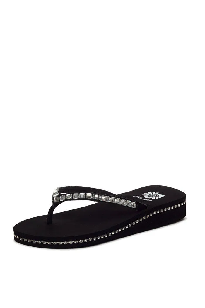 Clodia Flip-Flop in Black
