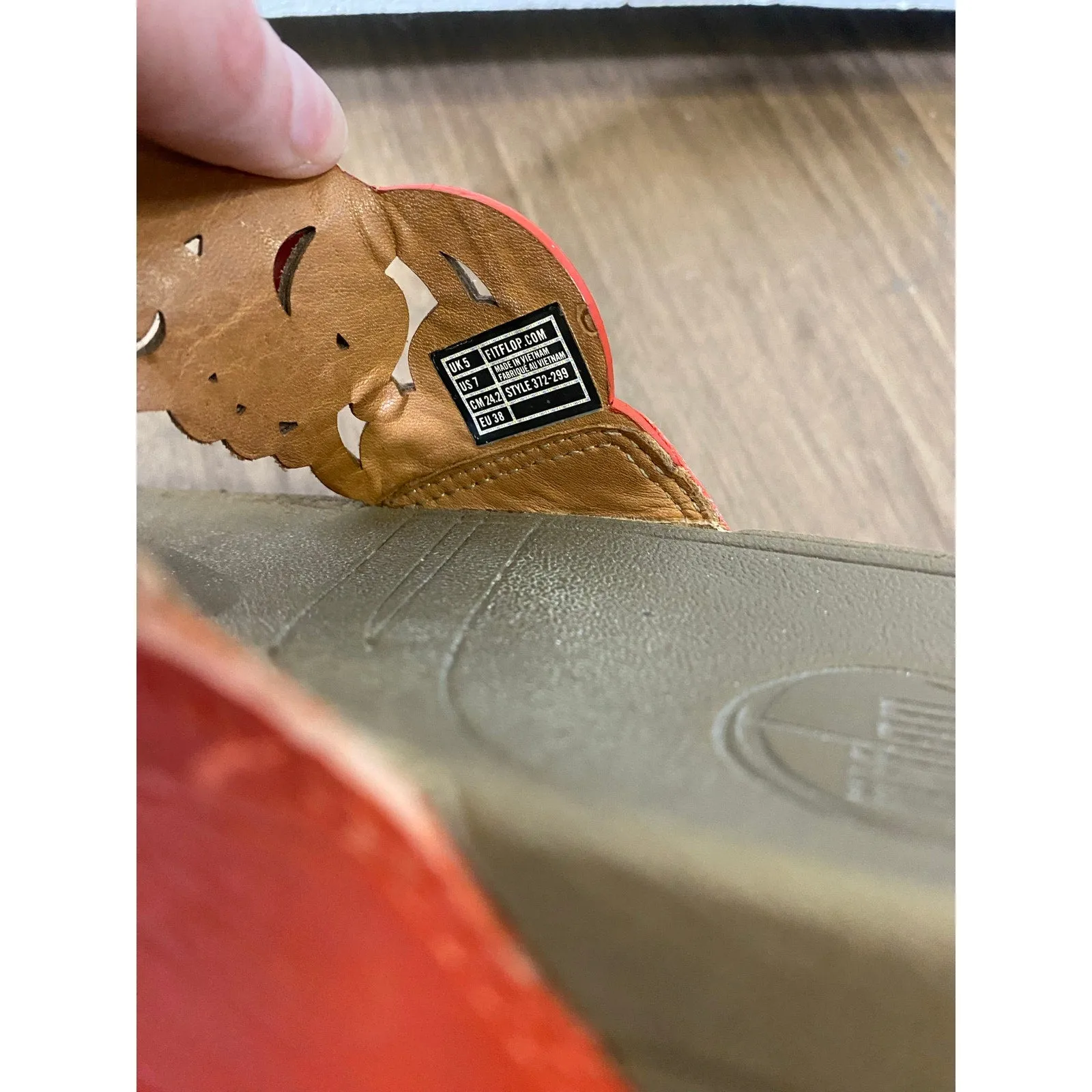 Fit Flop Brown Orange Leather Cut Outs Flip Flop Sz 7