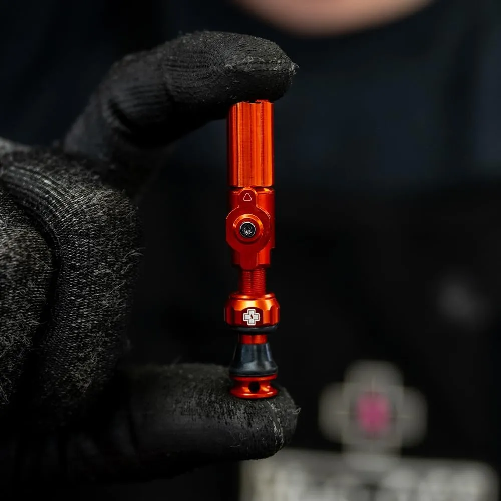 Muc-Off Big Bore Hybrid Tubeless Valves, Iridescent 35mm - Precision Engineered Dust Caps for Bikes with Revolutionary Airflow Technology - Schrader Valve Caps for Tubeless MTB/Road/Gravel Bikes