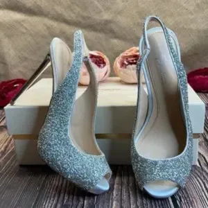 Vince Camuto Silver Synthetic Heels 7.5M