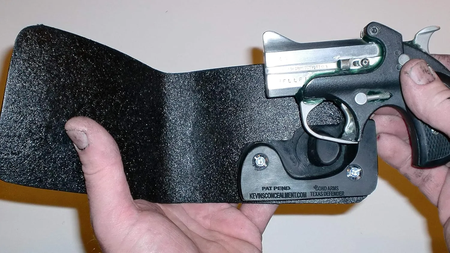 Wallet Holster for Full Concealment - Bond Arms Derringer