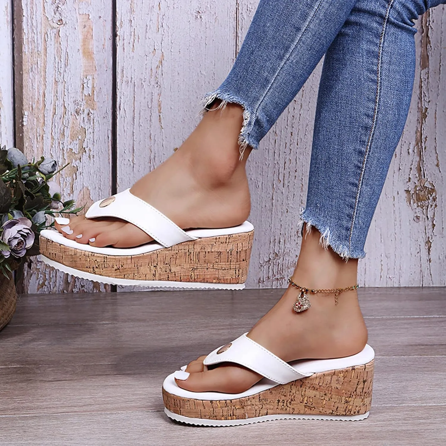 Women's Leather Platform Clip Toe Flip Flops with Arch Support Summer Casual Anti-Slip Orthopedic Wedges Walking Sandals Beach Flip