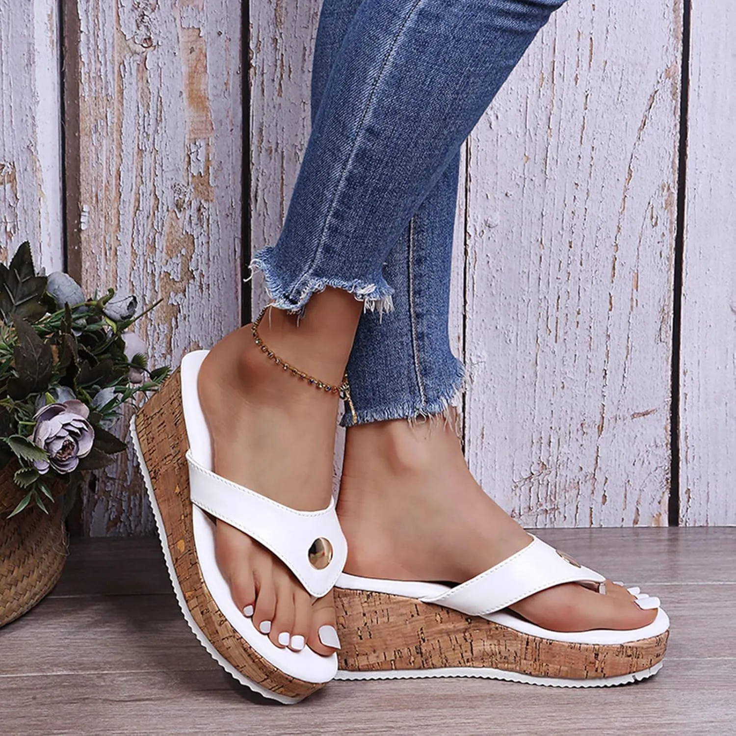 Women's Leather Platform Clip Toe Flip Flops with Arch Support Summer Casual Anti-Slip Orthopedic Wedges Walking Sandals Beach Flip