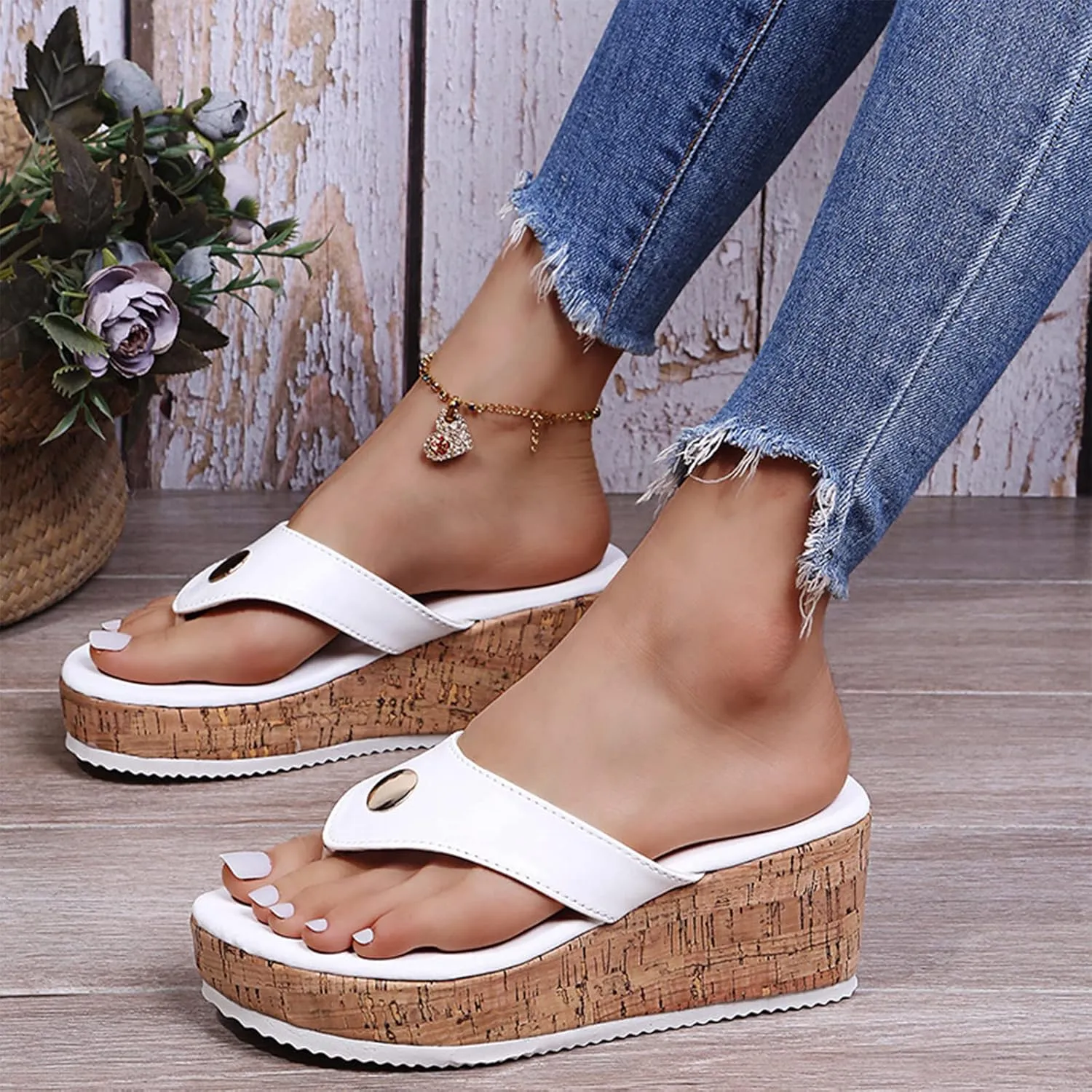 Women's Leather Platform Clip Toe Flip Flops with Arch Support Summer Casual Anti-Slip Orthopedic Wedges Walking Sandals Beach Flip