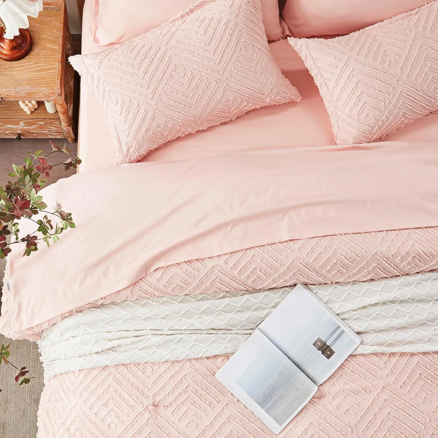 Zzlpp Full Comforter Set 7 Pieces, Pink Tufted Bed in a Bag with Comforter and Sheets, All Season Boho Bedding Sets with 1 Comforter, 2 Pillow Shams, 2 Pillowcases, 1 Sheet